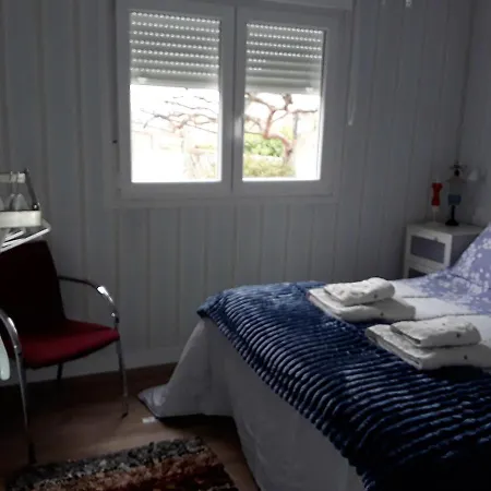 Charming House In Parada With Large Garden