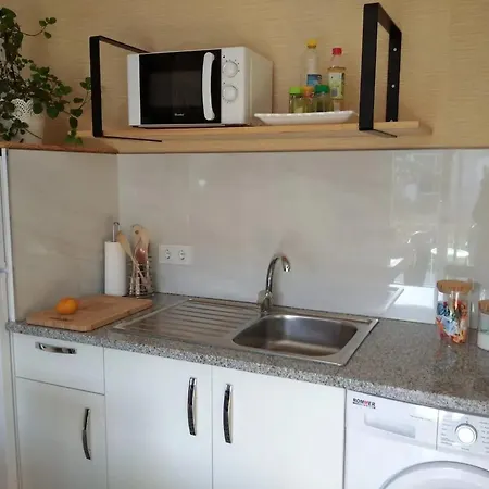 Сasa de vacaciones Charming House In Parada With Large Garden *