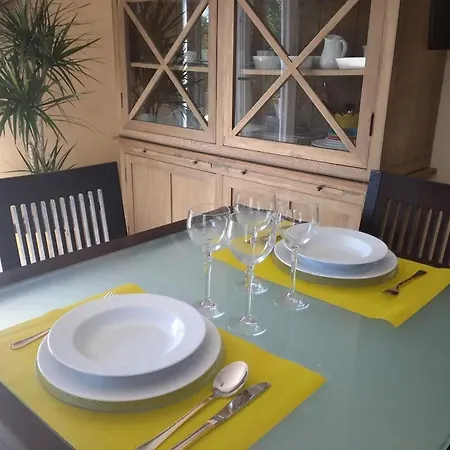 Сasa de vacaciones Charming House In Parada With Large Garden *