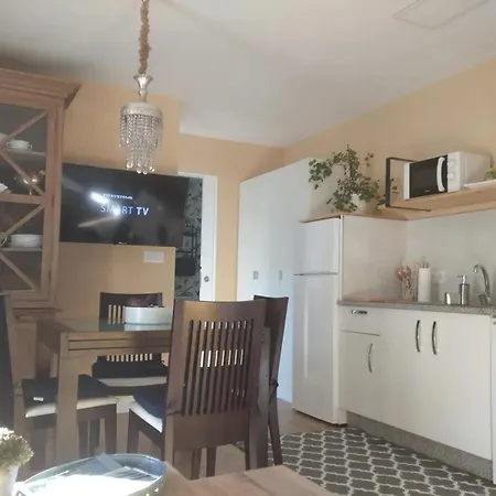 Charming House In Parada With Large Garden Сasa de vacaciones *