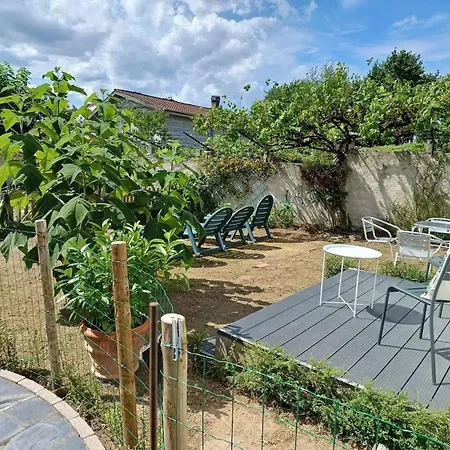 Charming House In Parada With Large Garden Сasa de vacaciones