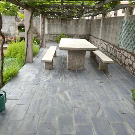 Charming House In Parada With Large Garden