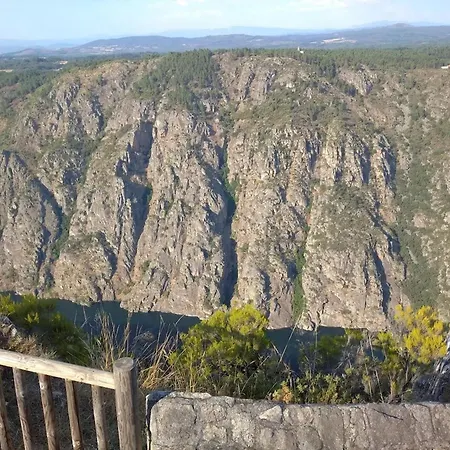 Charming House In Parada With Large Garden Сasa de vacaciones Parada (Ourense)